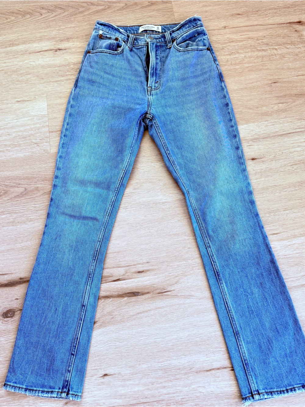 Abercrombie women’s 90s slim straight ultra high rise
